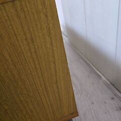 キャスター付きテレビ台の画像