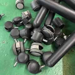 イスのキャスター コロ まとめて 自由研究 工作 研究開発の画像