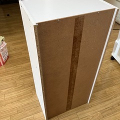 白のカラーボックスの画像