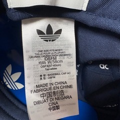 adidas ベースボールキャップの画像