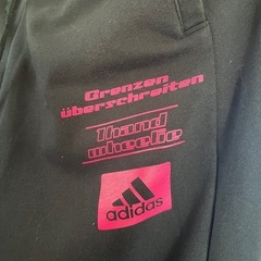 アディダススウェットの画像