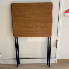 折りたたみテーブルの画像