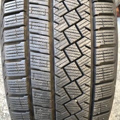 ピレリ225/65/R17 スタッドレスタイヤ4本セット　取付ナット付きの画像