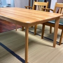 ニトリ　ダイニングテーブル
の画像