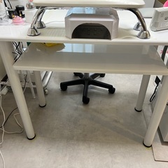 ネイルデスク、ネイル机の画像