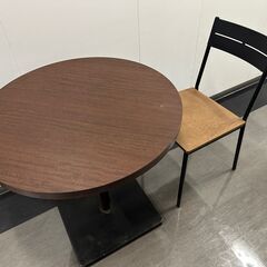 業務用丸テーブル 椅子セットの画像