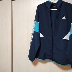 ●adidas レディース フード付きクロスジャケットの画像
