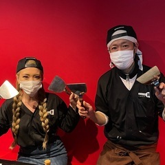髪色、ネイル、ピアス、外見自由‼︎お好み焼き・もんじゃ・鉄板焼のお店のアルバイト！ホール&洗い場&調理補助の画像