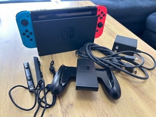 【限定価格】Nintendo Switch 本体 Joy-Con 充電ドック ストラップ付き