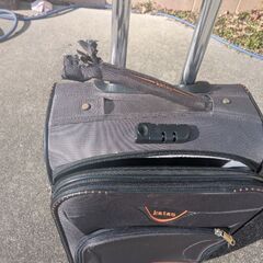 キャリーケースの画像