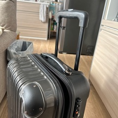 スーツケースの画像