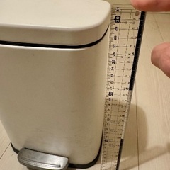 ダストボックス ホワイトの画像