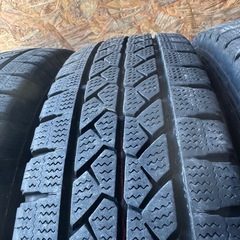 バリ山　BRIDGESTONE ブリヂストン　ブリジストン　VL1 195/80R15 107/105L LT スタッドレス　タイヤ　2019年製　15インチの画像