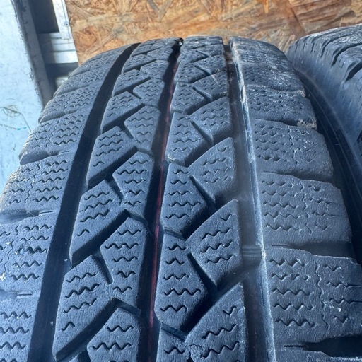 バリ山　BRIDGESTONE ブリヂストン　ブリジストン　VL1 195/80R15 107/105L LT スタッドレス　タイヤ　