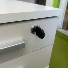 デスクワゴン 3段 鍵付きの画像