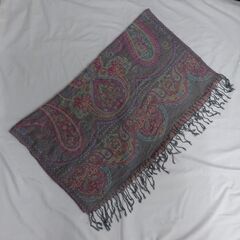 ( E-139 )ストール インド刺しゅう風 ３つまとめて まとめ売り セット ベージュ グリーン ピンク 大判 フリンジ マフラー 中古の画像