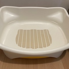 猫用品まとめ売り‼️キャリーケース、システムトイレの画像
