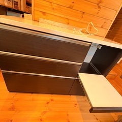 キッチンカウンター、キッチンボードの画像