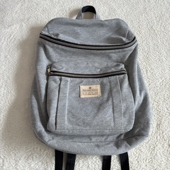 リュックサック グレーの画像