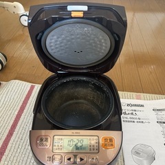 象印　マイコン炊飯ジャー　極めたき炊きの画像