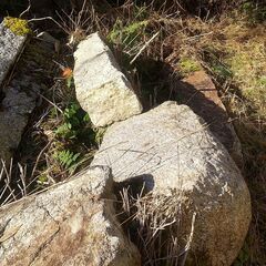 【無料】大きな石の画像