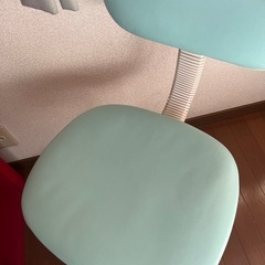 無料！勉強椅子ほぼ新品の画像