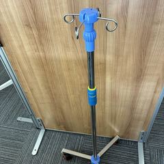 点滴スタンド×2