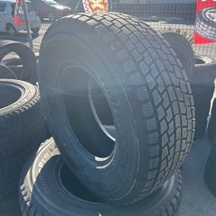 275.70.16スタッドレスタイヤの画像