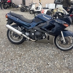 ZZR400  書付き　　クランキングのみ確認　　ベース　　部品取り車両の画像