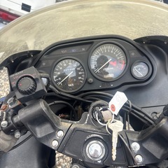 ZZR400  書付き　　クランキングのみ確認　　ベース　　部品取り車両の画像