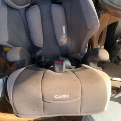車用のチャイルドシートの画像