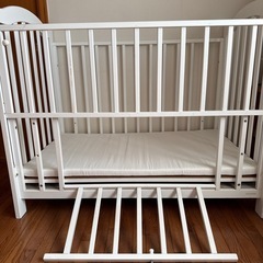 【無料】ベビーベッドの画像