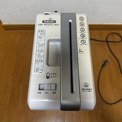 シュレッダー Fellowes デスクサイドシュレッダー　DS-500C-2Wの画像