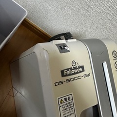 シュレッダー Fellowes デスクサイドシュレッダー　DS-500C-2Wの画像