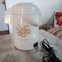 電気ポットの画像