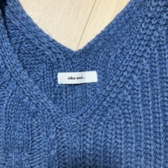 niko and… ダークブルー Vネック ニットベスト
の画像