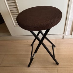 折り畳みイスの画像