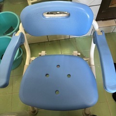 介護お風呂椅子と置き型手すりの画像