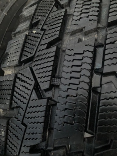 スタッドレスタイヤ、アルミホイール付195/65R16