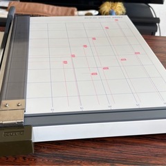 裁断機 メンテ清掃済 大量紙処分はシュレッダーより効率大の画像