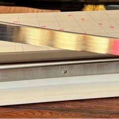 裁断機 メンテ清掃済 大量紙処分はシュレッダーより効率大の画像