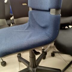 ★リユースのサカイ日立店★HJ8752 ITOKI チェア ネイビー H88×D40×W47 クリーニング済み の画像