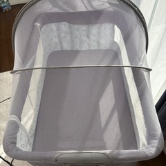 ベビーベッドの画像