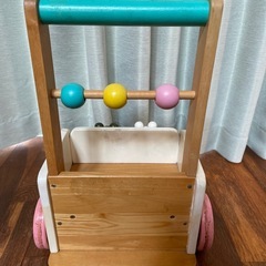 手押し車　おもちゃ　歩き始め　赤ちゃんの画像