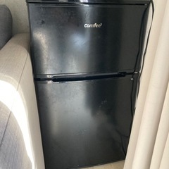 ハイセンス洗濯機とcomfee冷蔵庫の画像