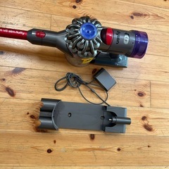 ダイソン　Dyson V8 slim fluffyの画像
