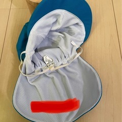 保育園、幼稚園、こども園の青い体操帽子の画像