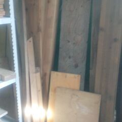 木の板　木の机の画像