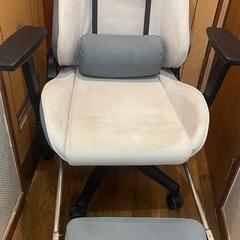 ゲーミングチェアの画像