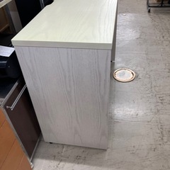 O2512-608 パソコンデスク 中古 天板色変わりの画像